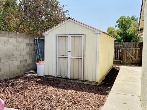 4230 E Iris Ave, Visalia, CA 93292 photo 19