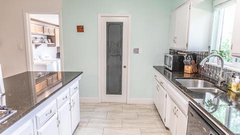 242 E Colonial Cir, Tulare, CA 93274 photo 9