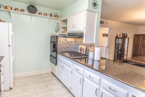 242 E Colonial Cir, Tulare, CA 93274 photo 8