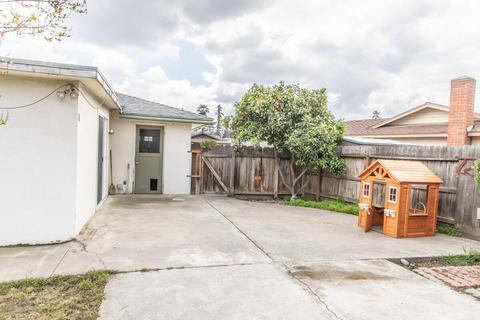 242 E Colonial Cir, Tulare, CA 93274 photo 25