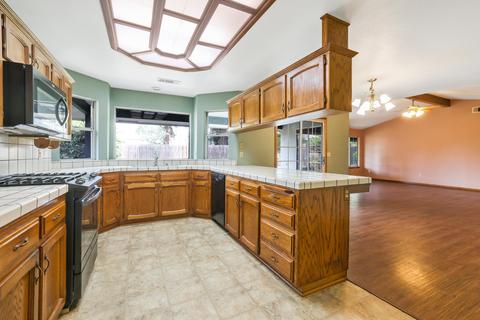 3042 E Race Ave, Visalia, CA 93292 photo 15