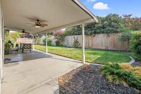 1127 W Cherry Ct, Visalia, CA 93277 photo 35