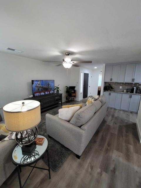 732 E Harold Ave, Visalia, CA 93292 photo 9