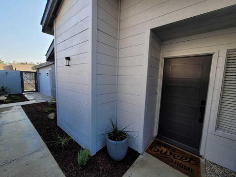 732 E Harold Ave, Visalia, CA 93292 photo 1