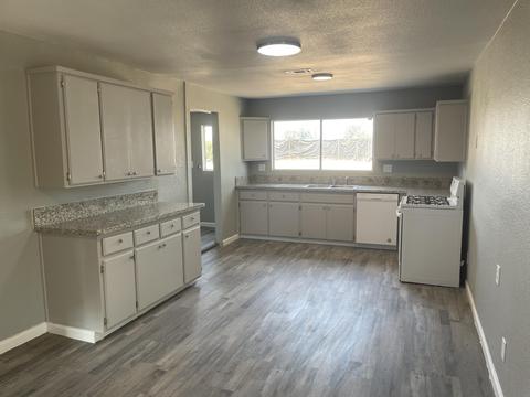 912 E K Ave # A, Visalia, CA 93292 photo 9