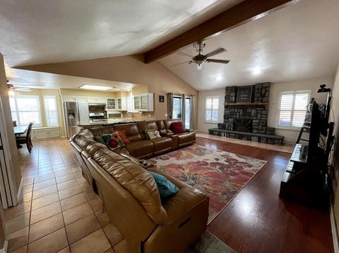 1229 E Sequoia Dr, Dinuba, CA 93618 photo 2