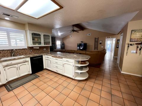 1229 E Sequoia Dr, Dinuba, CA 93618 photo 6