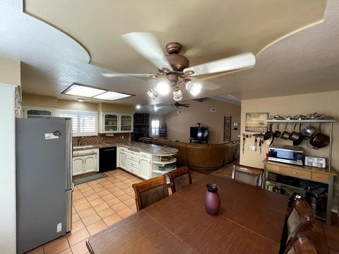 1229 E Sequoia Dr, Dinuba, CA 93618 photo 8