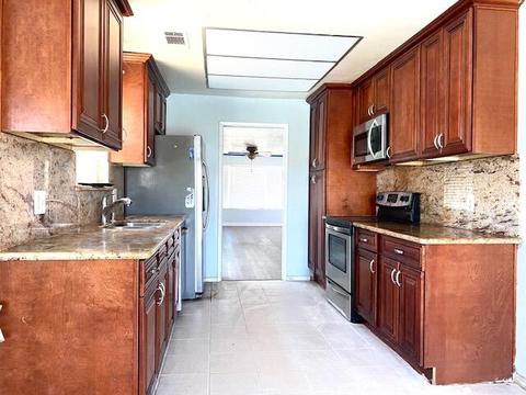 14 S Olive St, Lemoore, CA 93245 photo 4