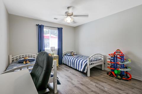 3825 E Hillcrest Ave, Visalia, CA 93292 photo 18