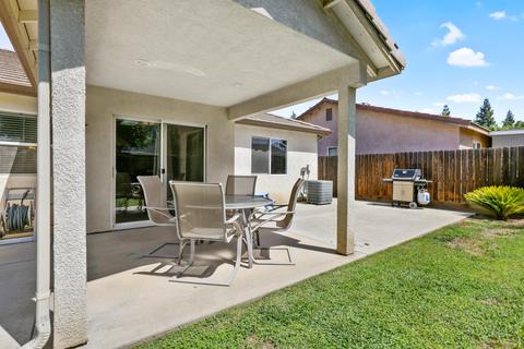 3825 E Hillcrest Ave, Visalia, CA 93292 photo 26