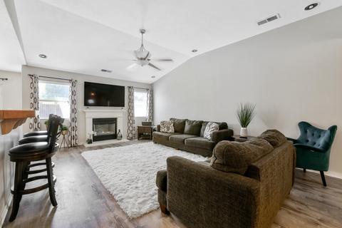 3825 E Hillcrest Ave, Visalia, CA 93292 photo 10