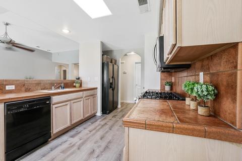 3825 E Hillcrest Ave, Visalia, CA 93292 photo 13
