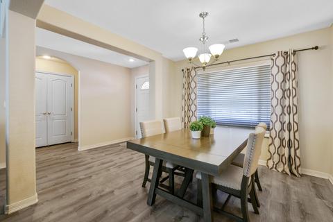 3825 E Hillcrest Ave, Visalia, CA 93292 photo 7
