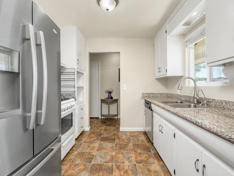 1160 Cypress Ln, Lemoore, CA 93245 photo 8