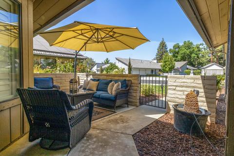 1596 Tollhouse Ln, Clovis, CA 93611 photo 4
