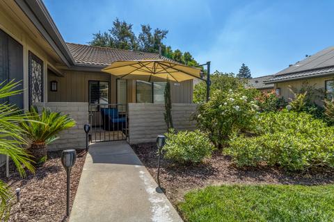 1596 Tollhouse Ln, Clovis, CA 93611 photo 2