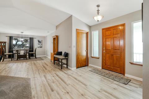 203 Hampton Ct, Exeter, CA 93221 photo 5