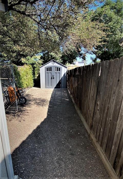 2416 E Harter Ct, Visalia, CA 93292 photo 22