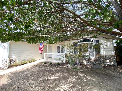 2416 E Harter Ct, Visalia, CA 93292 photo 1