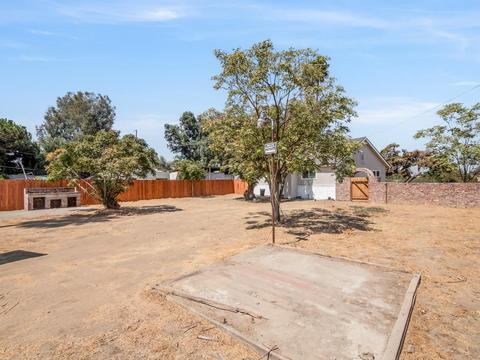 417 E 3rd St, Hanford, CA 93230 photo 17