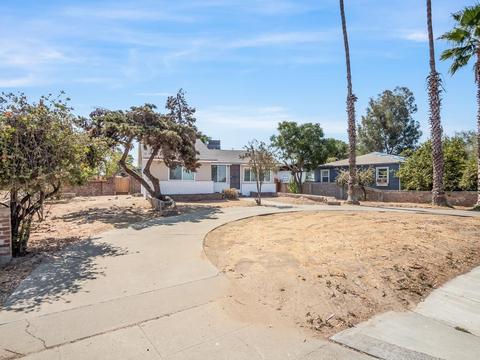 417 E 3rd St, Hanford, CA 93230 photo 2