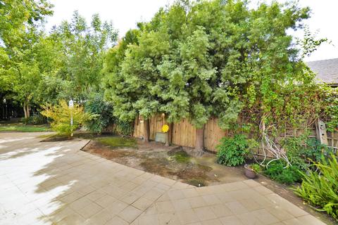 2319 E Harvard Ct, Visalia, CA 93292 photo 58