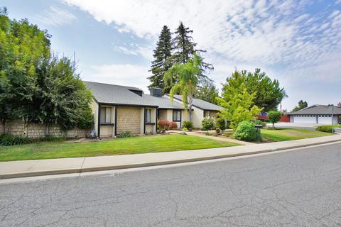 2319 E Harvard Ct, Visalia, CA 93292 photo 2
