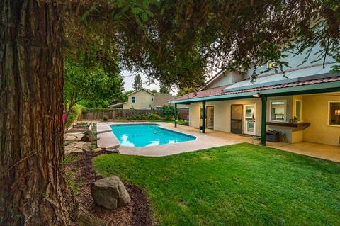 1638 S Exeter Ct, Visalia, CA 93292 photo 4