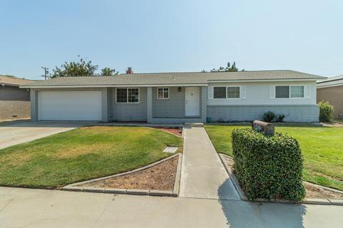 1055 Laurel Ln, Lemoore, CA 93245 photo 1