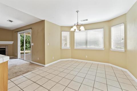 165 Mitchell Ave, Tulare, CA 93274 photo 17