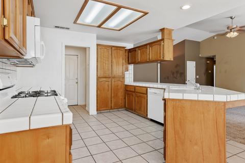 165 Mitchell Ave, Tulare, CA 93274 photo 13