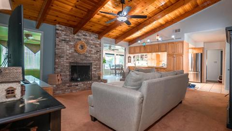 609 E Burlwood Ln, Lemoore, CA 93245 photo 9