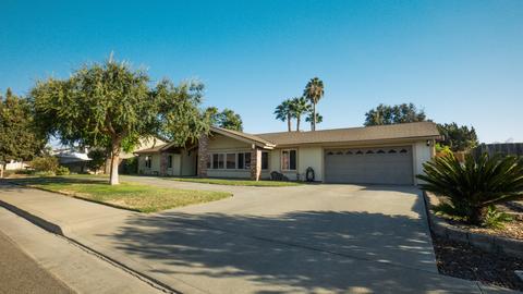 609 E Burlwood Ln, Lemoore, CA 93245 photo 2