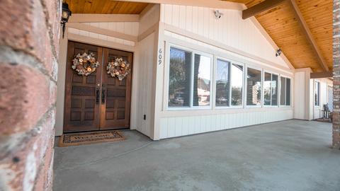 609 E Burlwood Ln, Lemoore, CA 93245 photo 4