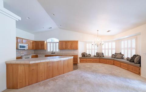 2304 E Center Ct, Visalia, CA 93292 photo 5