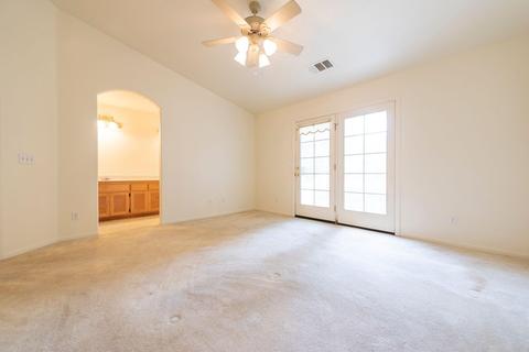 2304 E Center Ct, Visalia, CA 93292 photo 12