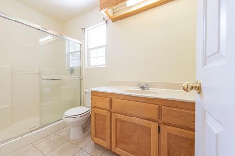 2304 E Center Ct, Visalia, CA 93292 photo 15