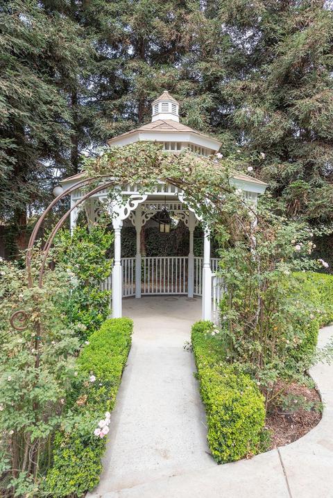 2304 E Center Ct, Visalia, CA 93292 photo 19