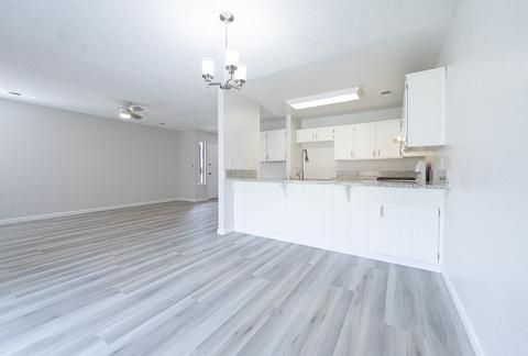 804 E Harold Ave, Visalia, CA 93292 photo 18