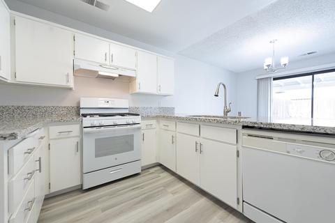 804 E Harold Ave, Visalia, CA 93292 photo 17