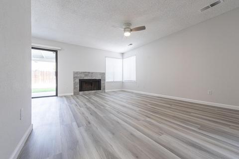 804 E Harold Ave, Visalia, CA 93292 photo 10
