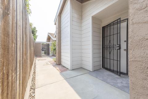 804 E Harold Ave, Visalia, CA 93292 photo 6