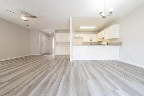 804 E Harold Ave, Visalia, CA 93292 photo 12