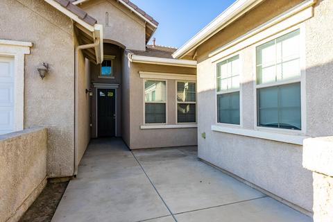 1069 Columbus Way, Lemoore, CA 93245 photo 3
