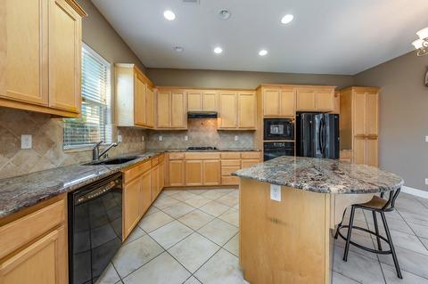 1069 Columbus Way, Lemoore, CA 93245 photo 11