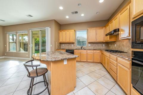 1069 Columbus Way, Lemoore, CA 93245 photo 10