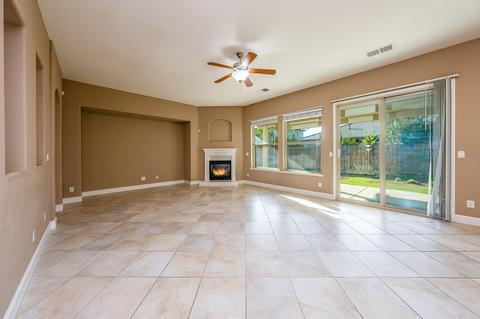 1069 Columbus Way, Lemoore, CA 93245 photo 7