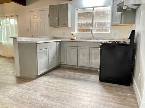818 E Kaweah Ave, Visalia, CA 93292 photo 17
