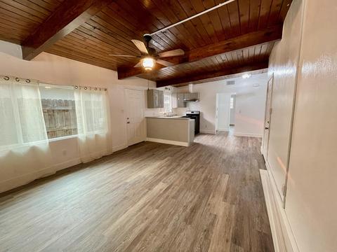 818 E Kaweah Ave, Visalia, CA 93292 photo 11